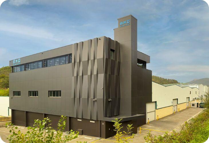 Fabricante que gestiona su empresa con Spyro ERP